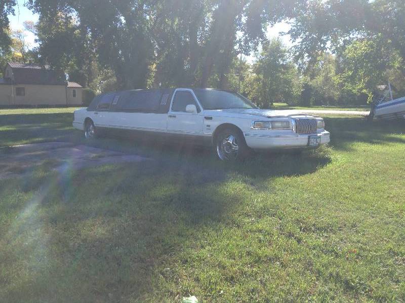 1995 Lincoln Town Car Limo
