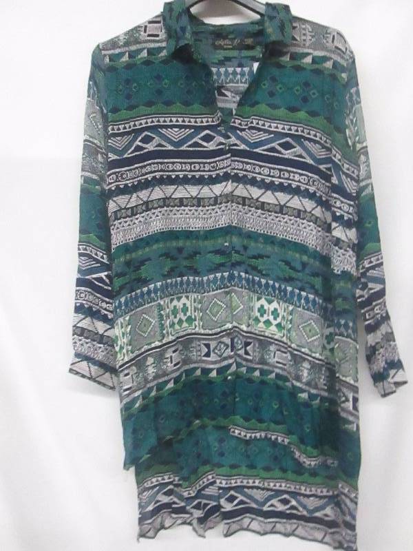 lot 72 image: Lola P Plus Chiffon Print Duster
