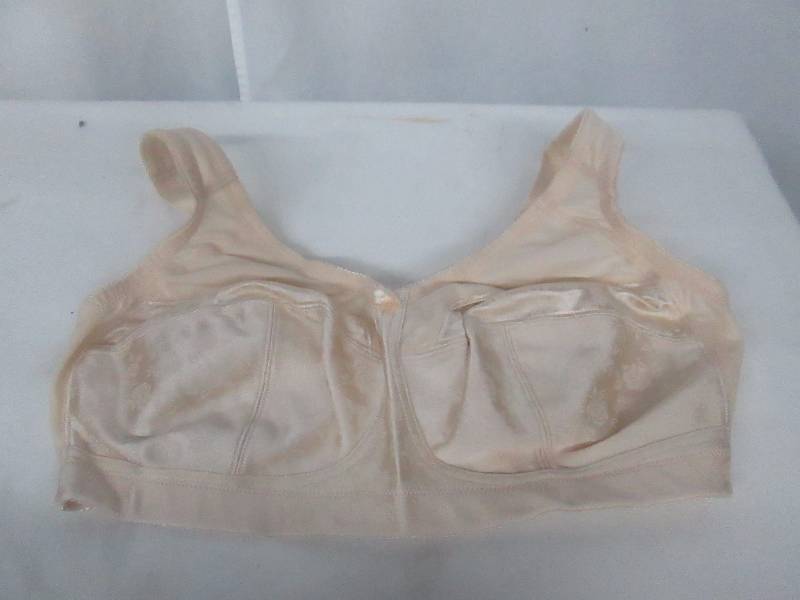 lot 74 image: Cortland Intimates Full-Figure Soft Cup Bra