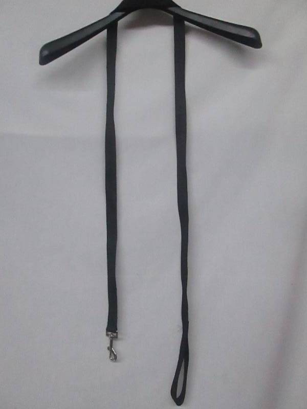 lot 79 image: Majestic Pet Dog Leash