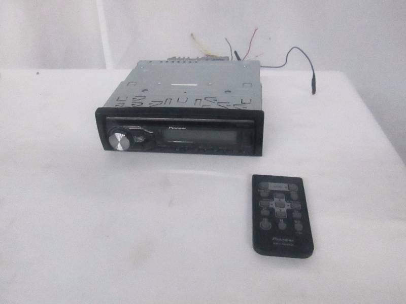 lot 20 image: Pioneer CD Car Receiver with Bluetooth