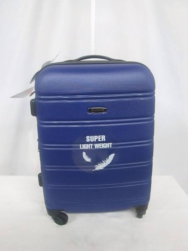 lot 26 image: Fox Luggage Bullet II 20 Carry On