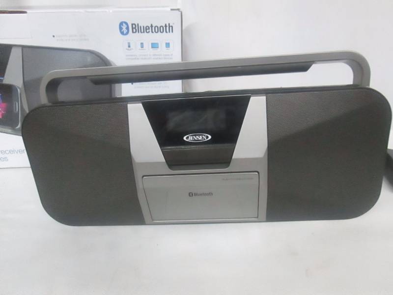 lot 19 image: Jensen Portable Bluetooth SpeakerFM Receiver