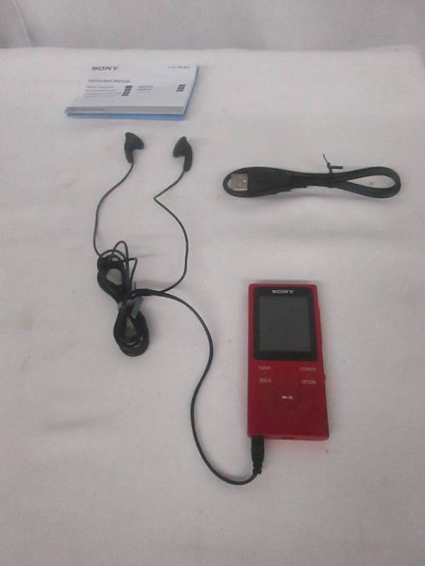 lot 17 image: Sony Walkman 16GB Audio Player