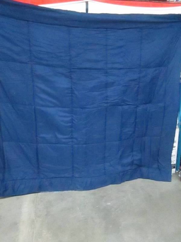 lot 47 image: Alcove Solid Color Reversible Comforter - King