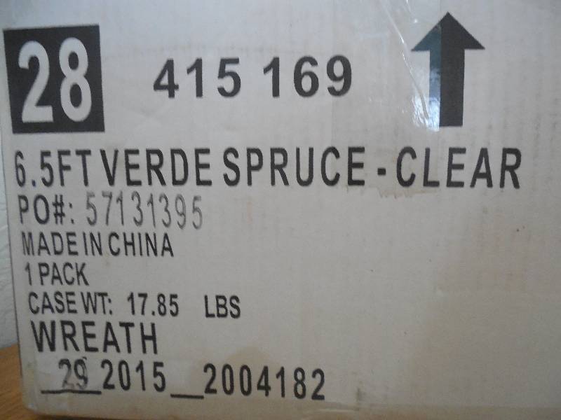 lot 5 image: 6.5 ft. Verde Spruce Artificial Christmas Tree with 400 Clear Lights