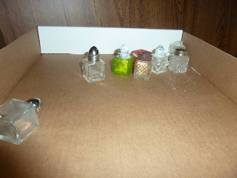 VintageCollectible Small Salt & Pepper Shakers