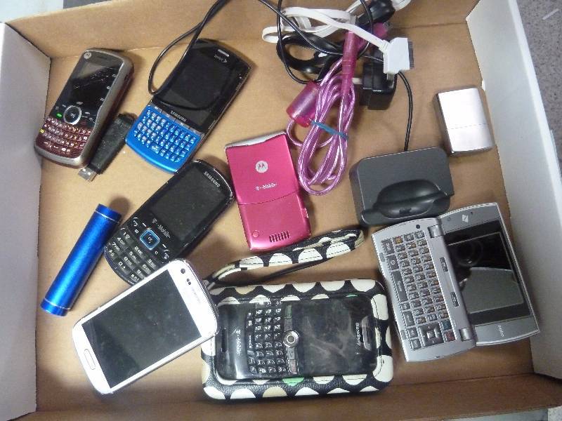 Cell Phone Lot