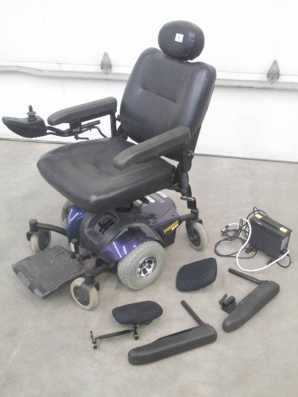 lot 4 image: InvaCare Pronto M41 Wheelchair