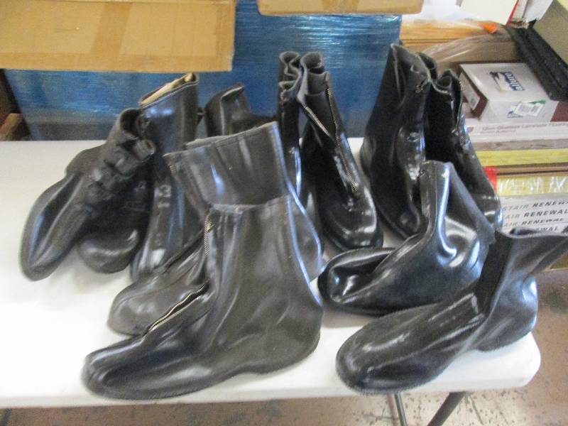 lot 10 image: 4 size 14 insulated rubber boots an...