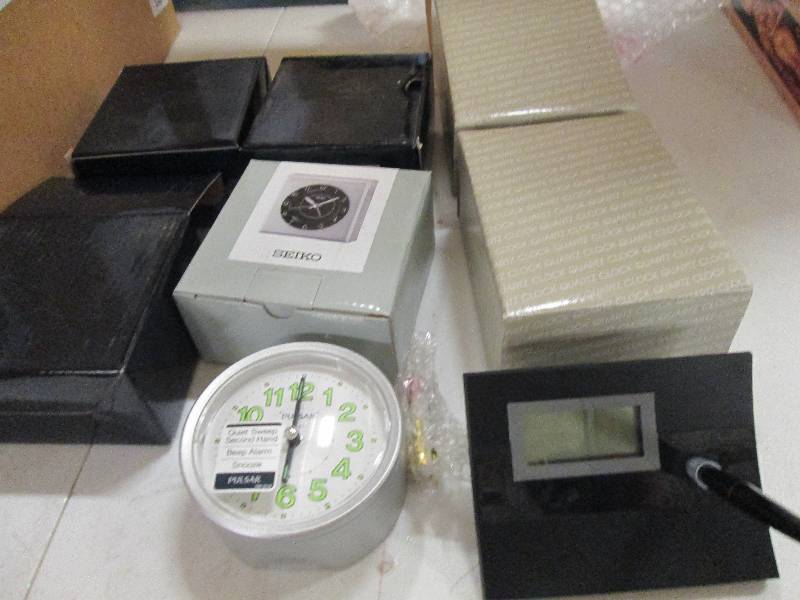 lot 29 image: 3 pulsar alarm clocks never used 1 ...