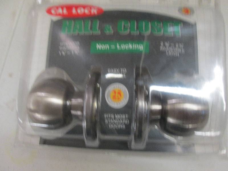 lot 39 image: hall and closent non locking never ...