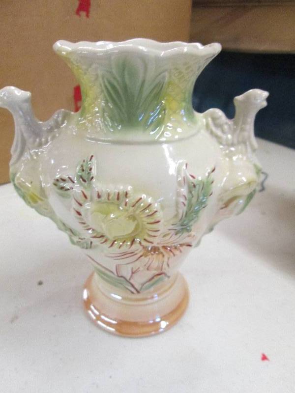 lot 57 image: 1 vase ...