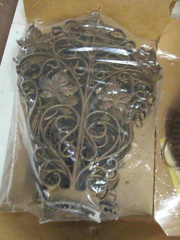 lot 67 image: sparatus clock never been opened ...