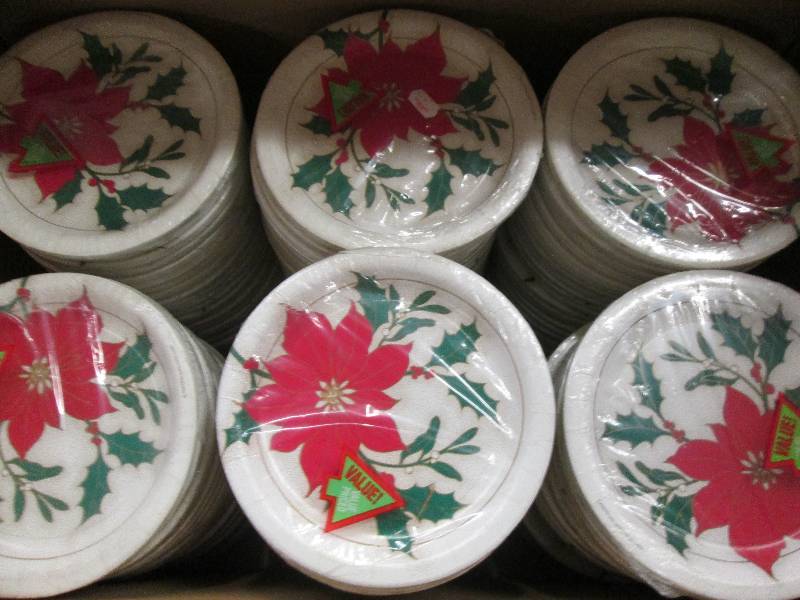 lot 88 image: 144 packages of paper plates 12 pap...
