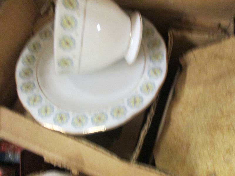 lot 92 image: box of misc stuff ...