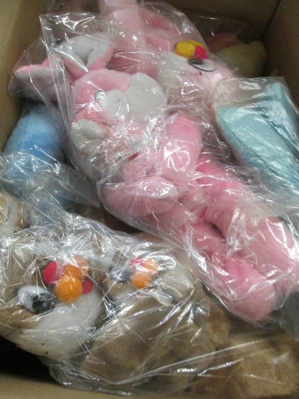 lot 99 image: box of stuffed bunnys ...