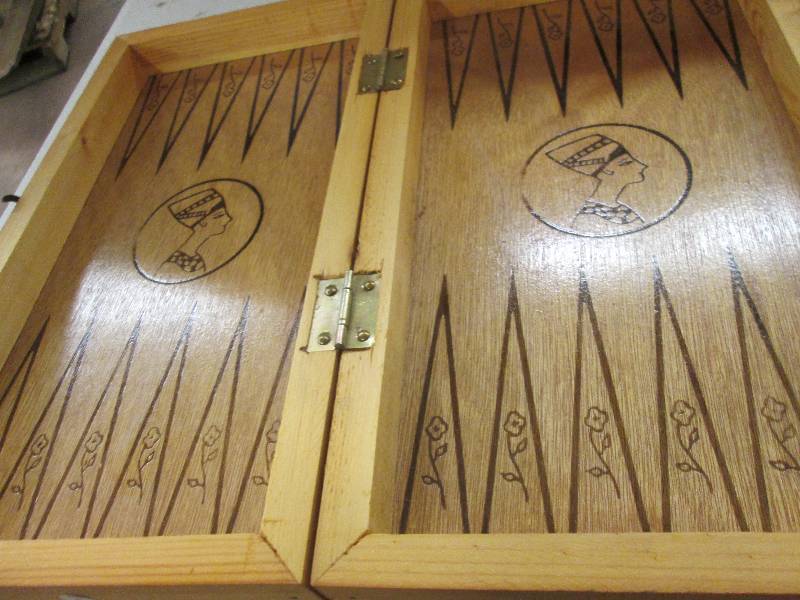 lot 195 image: 4 vintage backgammon board games ...