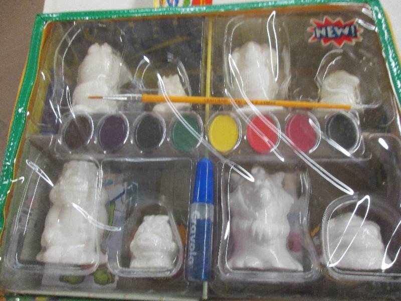 lot 217 image: crayola zoogles house , paintable f...