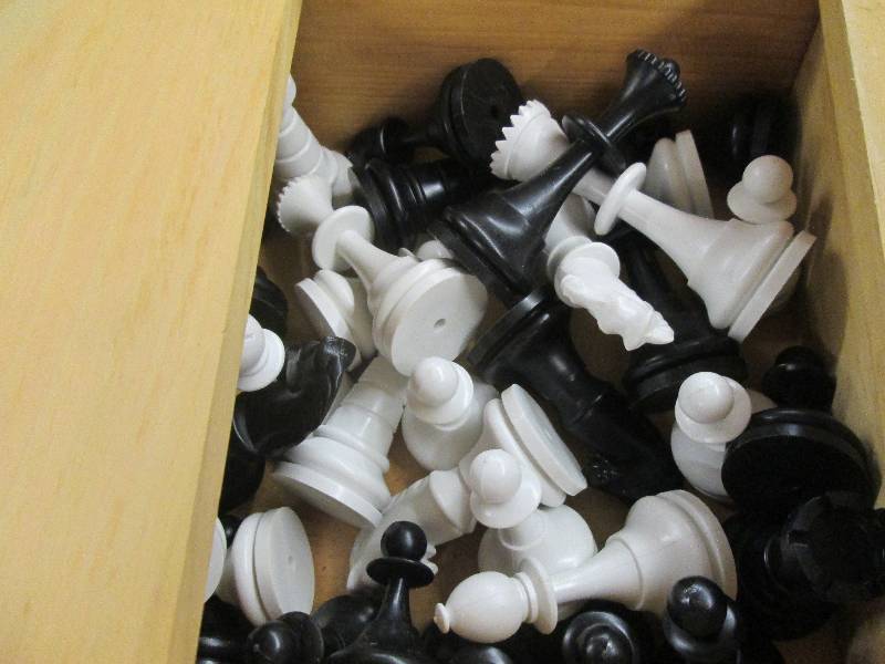lot 238 image: box of chess pieces ...