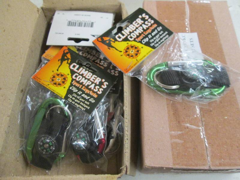 lot 282 image: 2 boxes of 12 climbers compass spor...