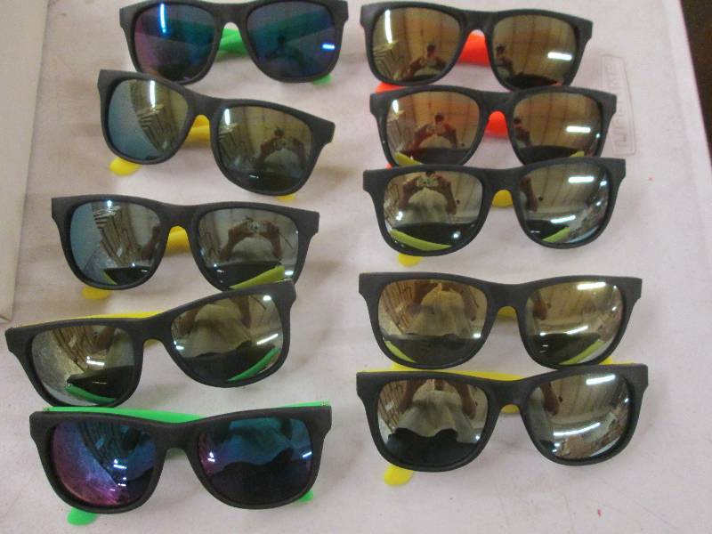 lot 342 image: 10 pairs of brand new sunglasses...