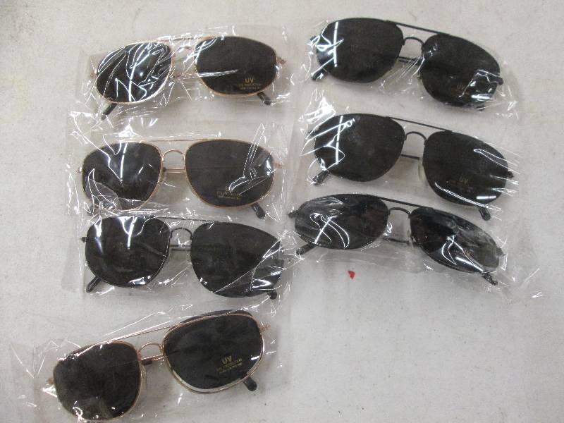 lot 343 image: 7 pairs brand new sunglasses...