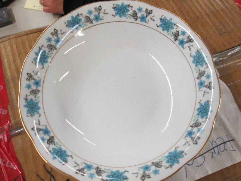 lot 348 image: 8 piece serving set  ...