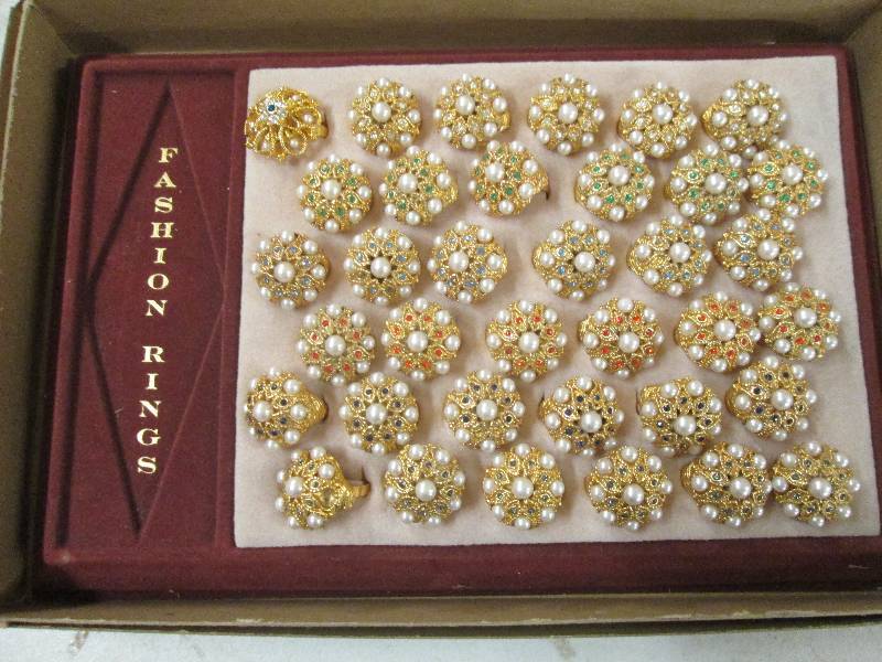 lot 388 image: 36 fashion rings...
