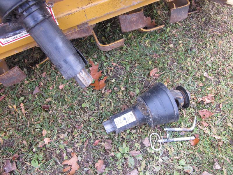 lot 2 image: King Kutter II All Gear Driven 3 Point 60 Tiller