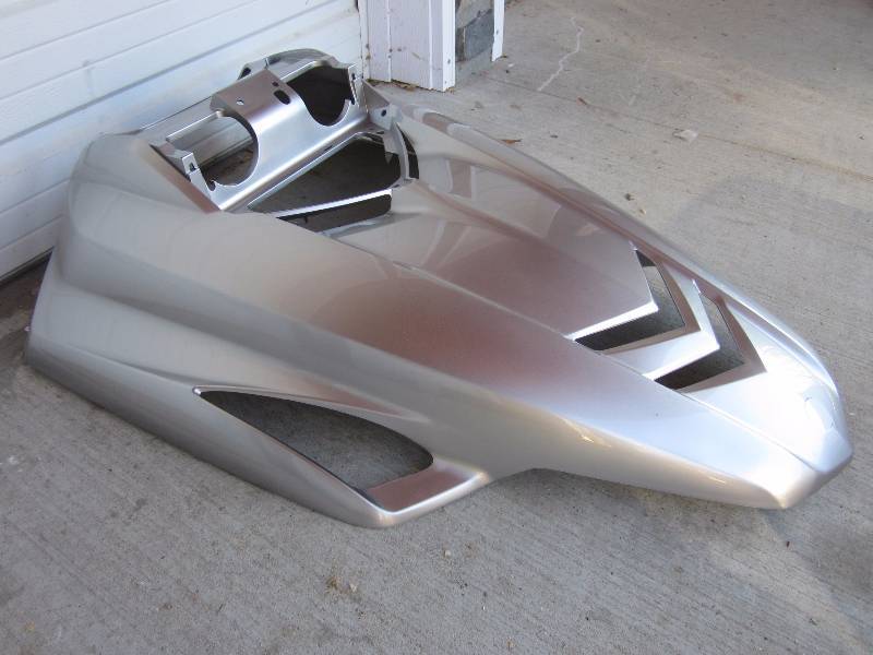 lot 15 image: Yamaha RS Vector ER Snowmobile Hood