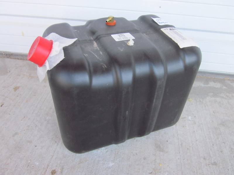polaris ranger fuel tank size