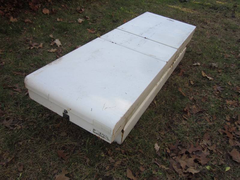 lot 29 image: Truck Toolbox