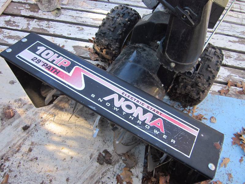 lot 28 image: NOMA Snowthrower