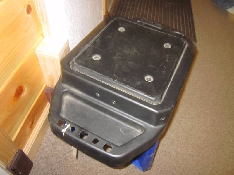 lot 23 image: Polaris Mechanic Rolling Seat