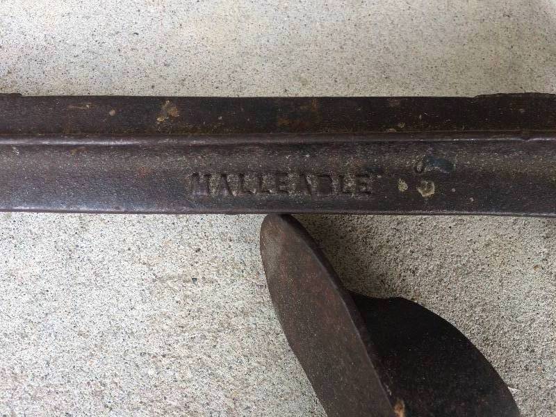 lot 3 image: Shoemaker Cobbler