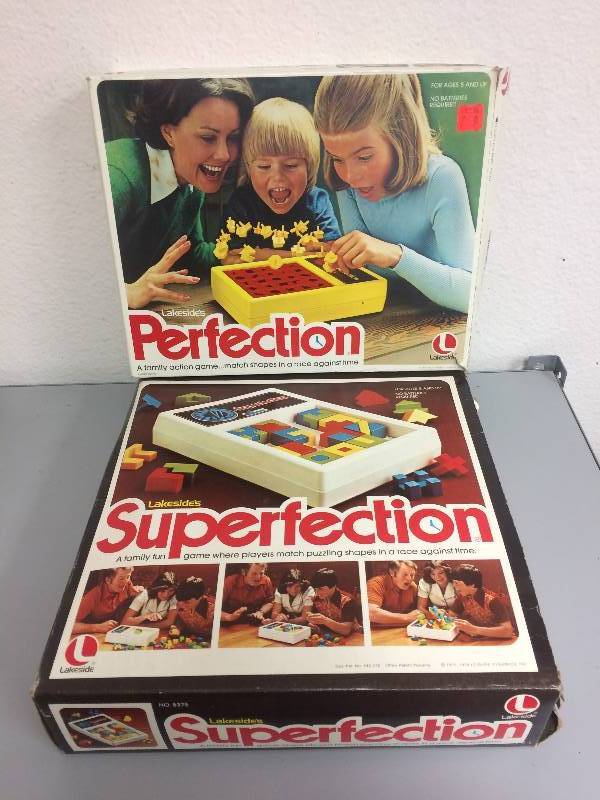 lot 9 image: Vintage Board Games