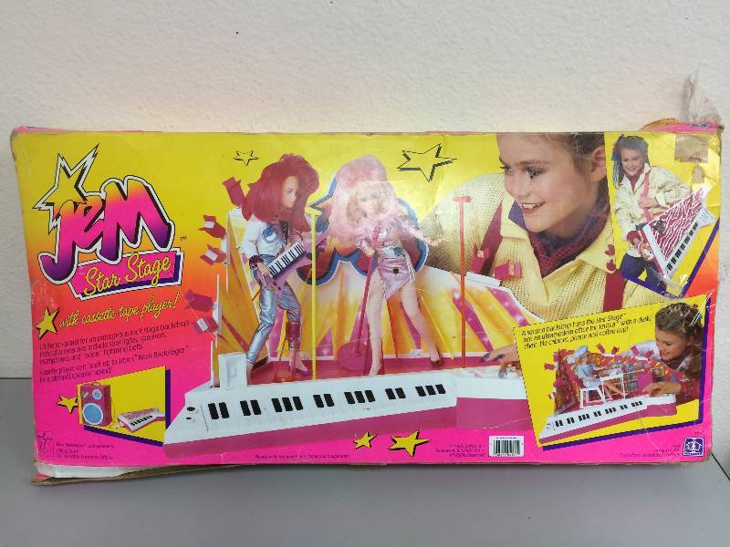 lot 22 image: Jem Star Stage, Lava Lamp and Rubix Cubes