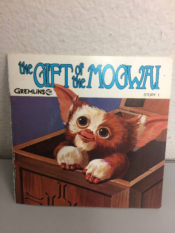 lot 26 image: Gremlins and Nursery Stories 45 RPM