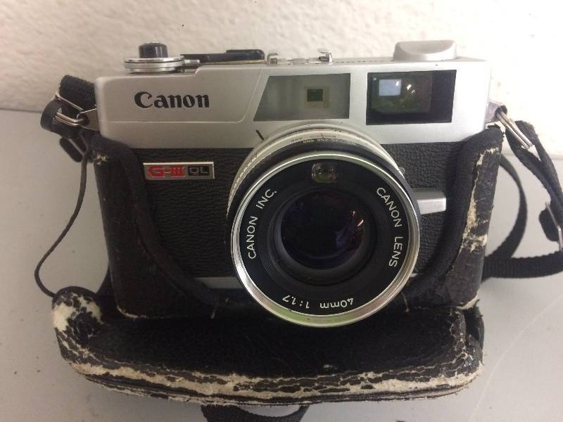 lot 38 image: Cannon Canonet Camera