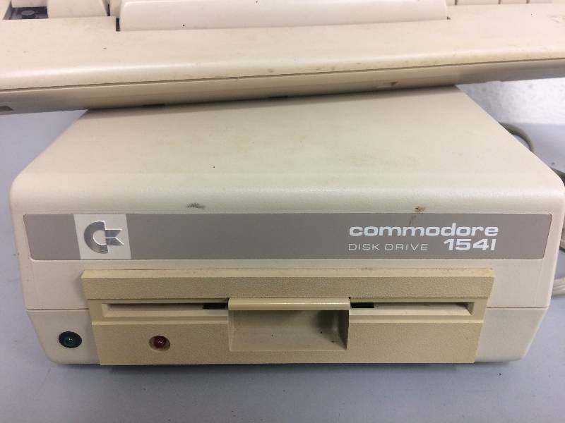 lot 42 image: Commodore 64 System