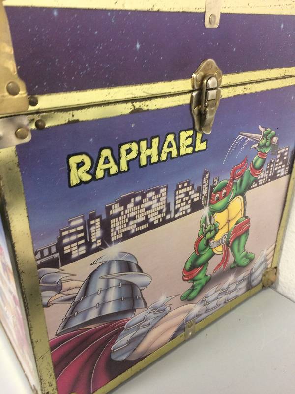 lot 48 image: Vintage TMNT Toy Chest