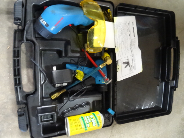 lot 13 image: SPX Robinair leak detector