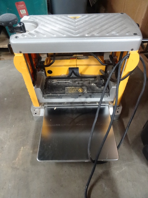 lot 31 image: Dewalt planer