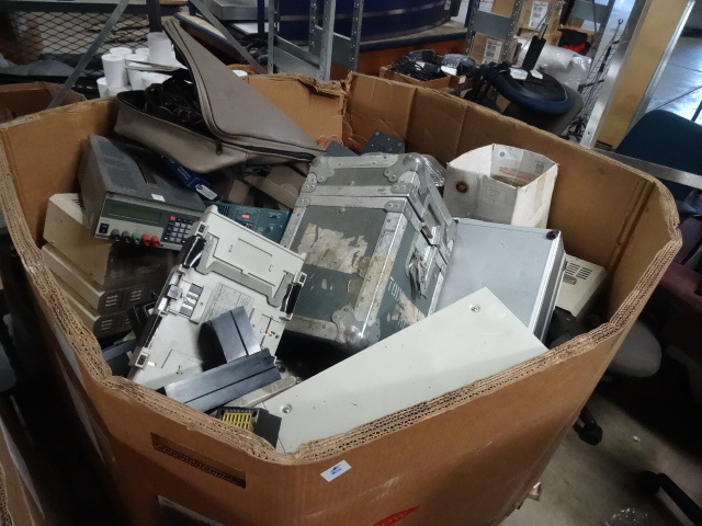 lot 40 image: Gaylord full of electronics. Great for Ebay