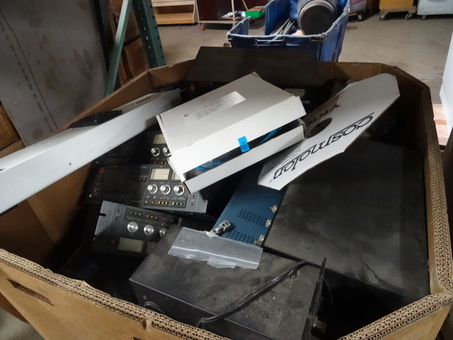 lot 42 image: Gaylord full of electronics. Great for Ebay