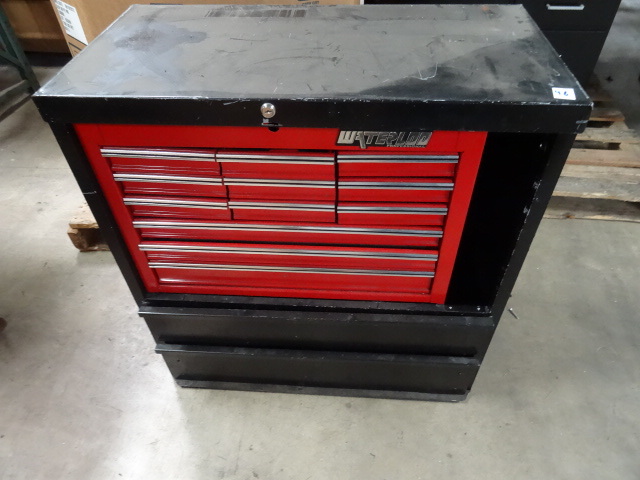 lot 46 image: Metal cabinet and tool box