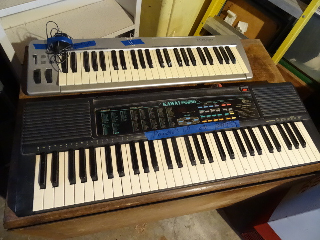 2 electronic keyboards