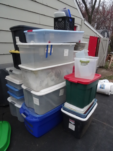 22  tubs with lids