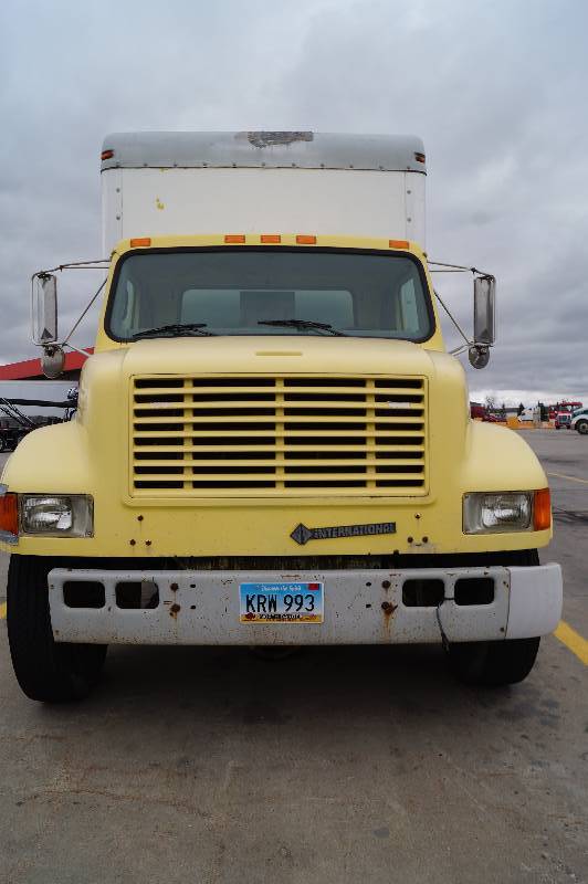 International Box Delivery Truck | Moorhead Liquidation Large Delivery